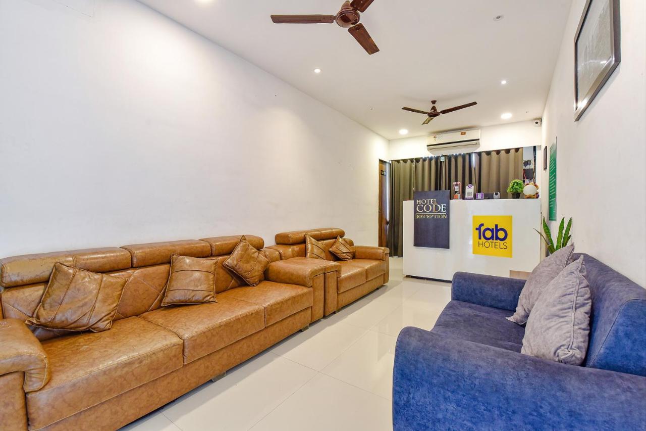 Fabhotel Code Surat Bagian luar foto