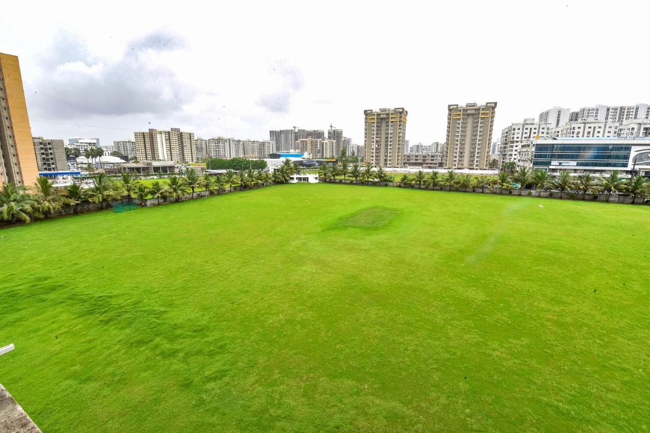 Fabhotel Code Surat Bagian luar foto