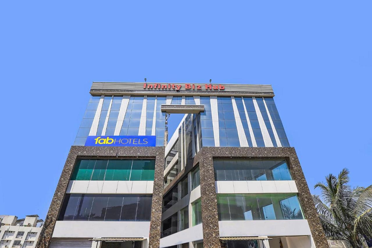 Fabhotel Code Surat Bagian luar foto
