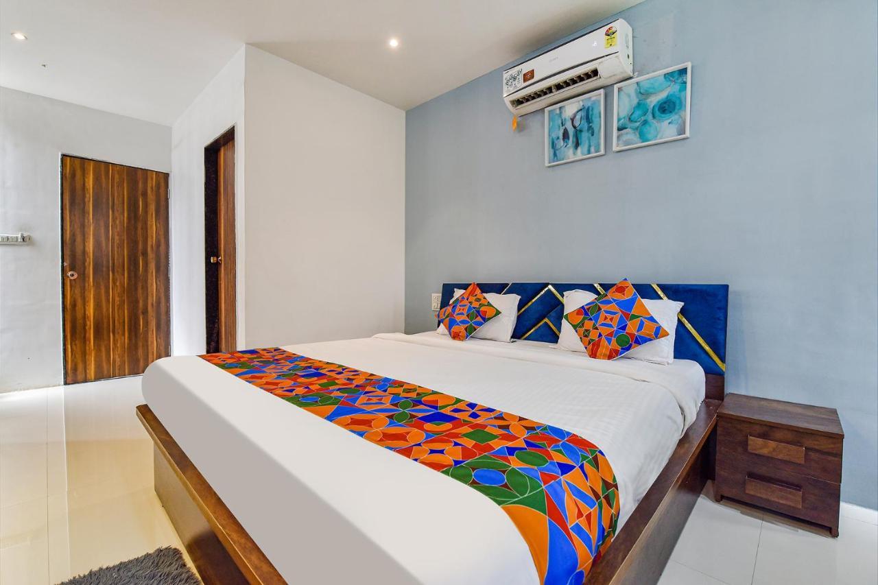 Fabhotel Code Surat Bagian luar foto