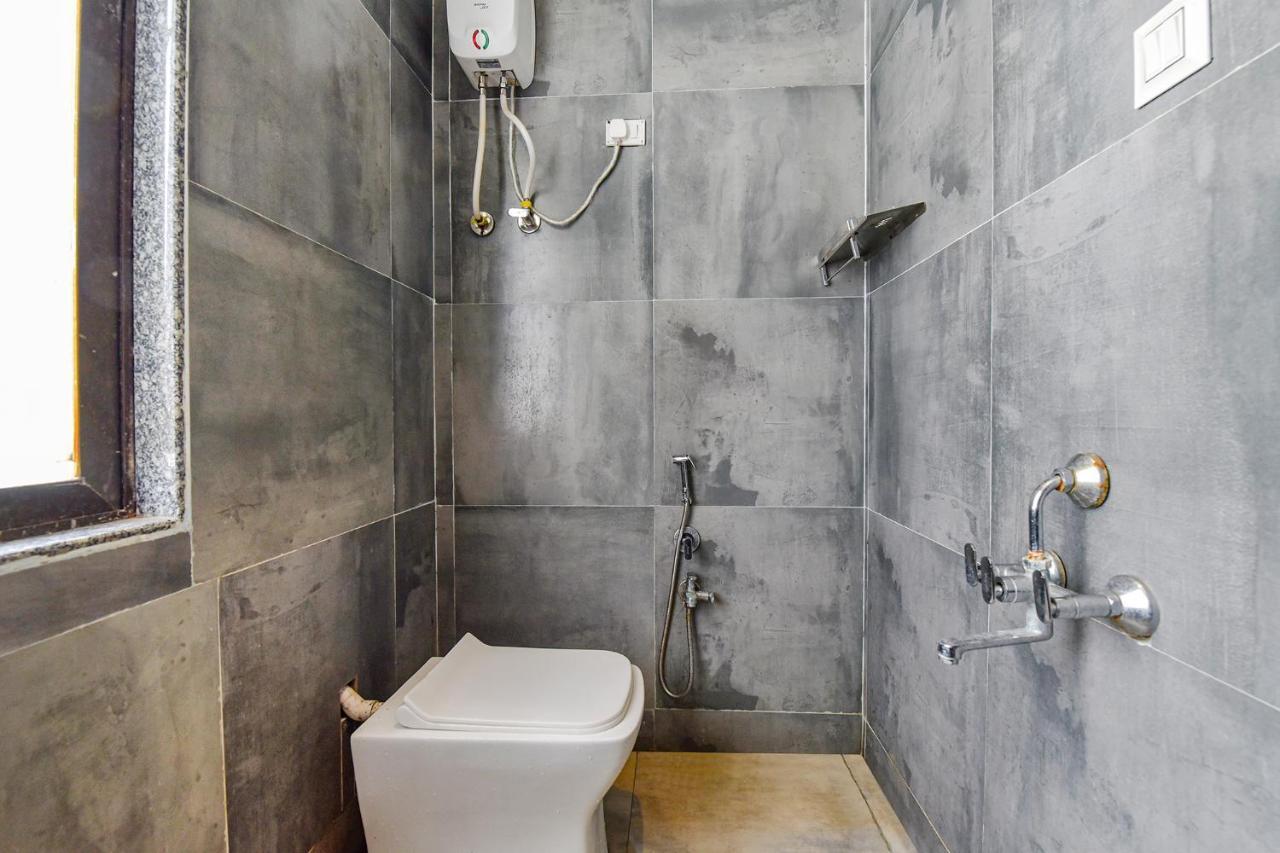 Fabhotel Code Surat Bagian luar foto