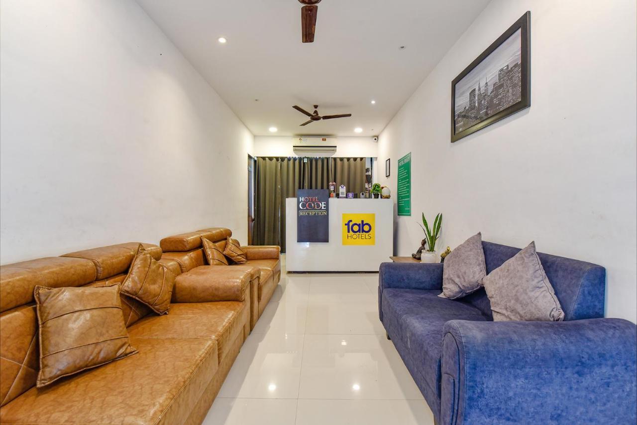 Fabhotel Code Surat Bagian luar foto