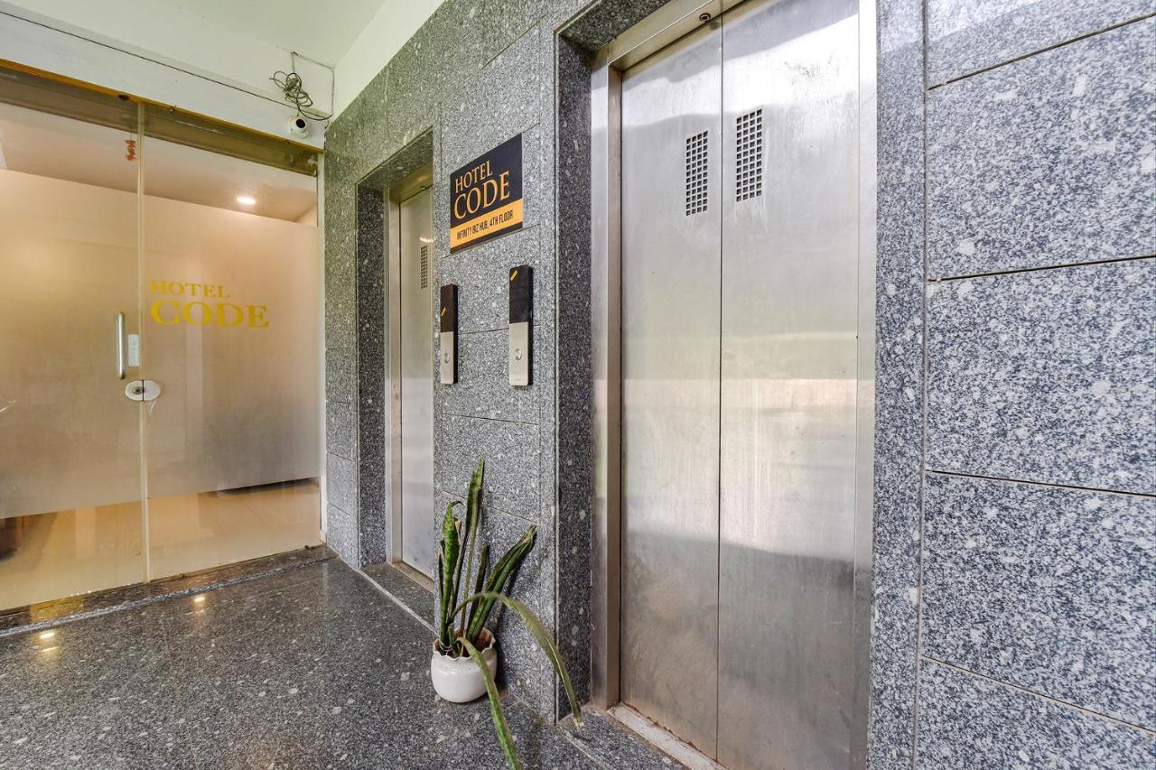 Fabhotel Code Surat Bagian luar foto