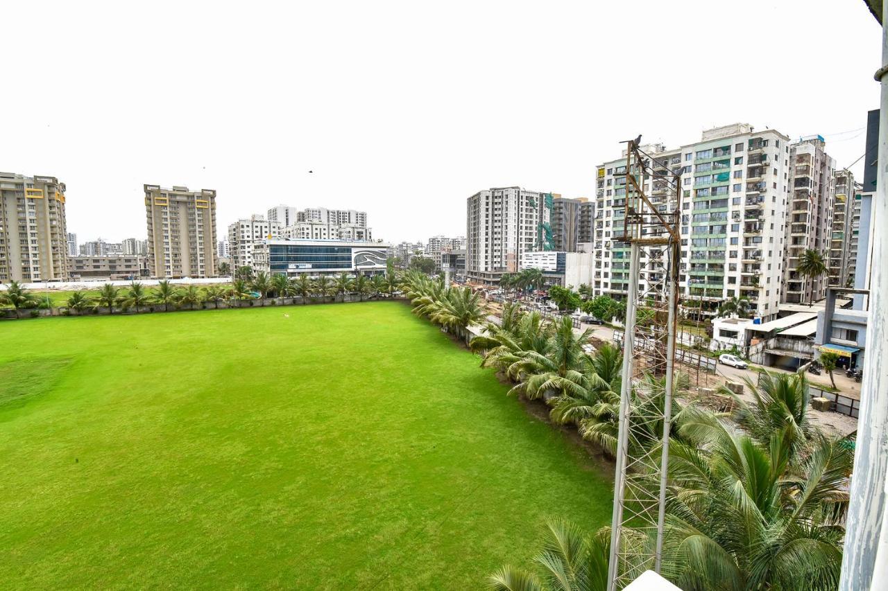 Fabhotel Code Surat Bagian luar foto